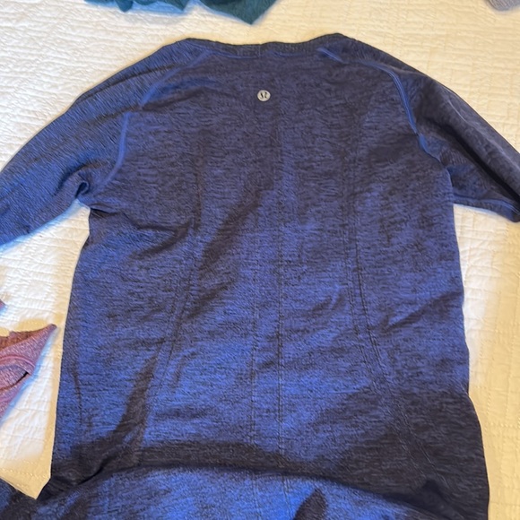3 LULULEMON long sleeve bundle size 4-6 - Picture 6 of 9